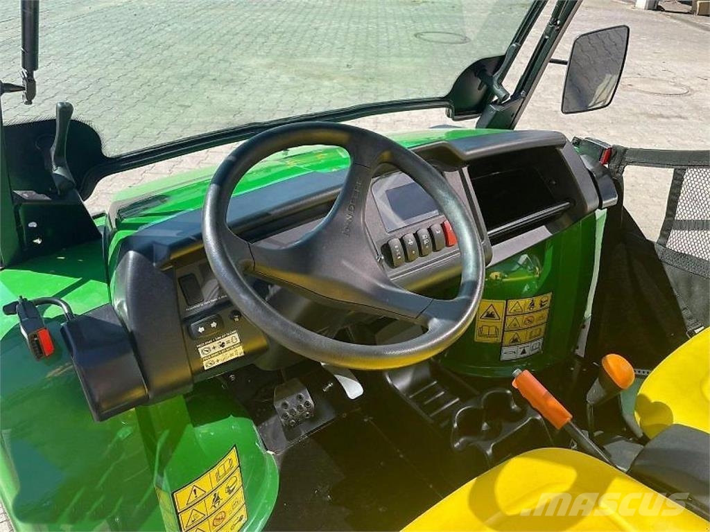 John Deere Gator HPX 815E Трактора