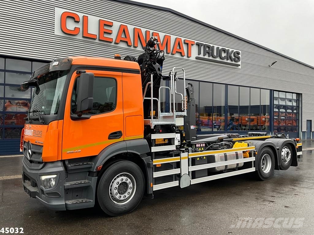 Mercedes-Benz ACTROS 2543 HMF 23 Tonmeter laadkraan Hook lift trucks