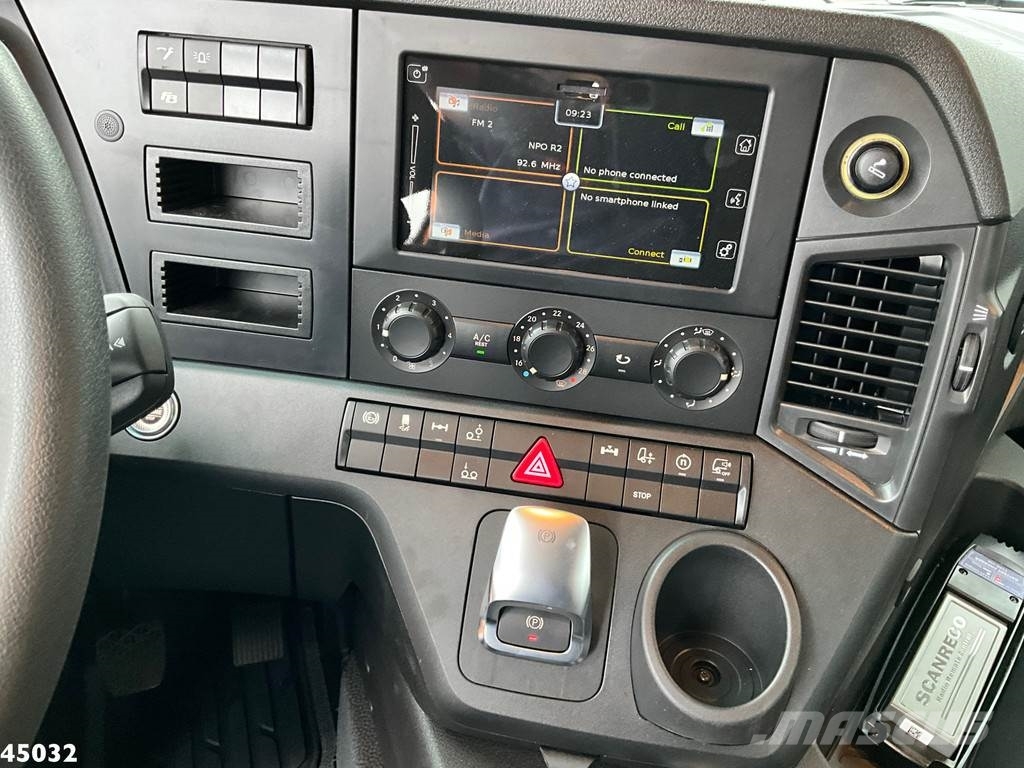 Mercedes-Benz ACTROS 2543 HMF 23 Tonmeter laadkraan Hook lift trucks