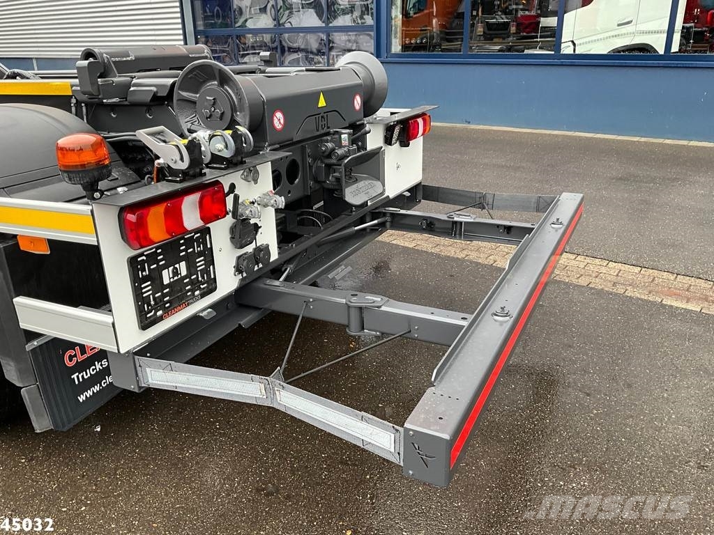 Mercedes-Benz ACTROS 2543 HMF 23 Tonmeter laadkraan Hook lift trucks