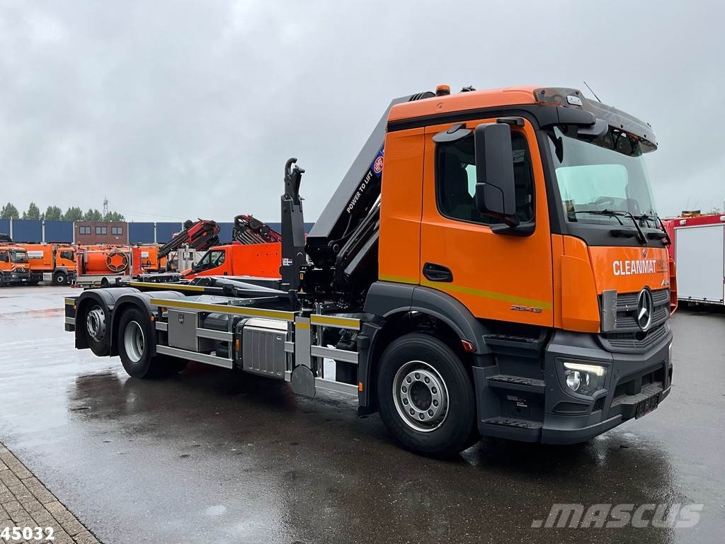 Mercedes-Benz ACTROS 2543 HMF 23 Tonmeter laadkraan Hook lift trucks