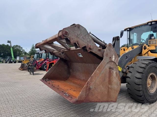 Volvo L 90 H لوادر بعجل