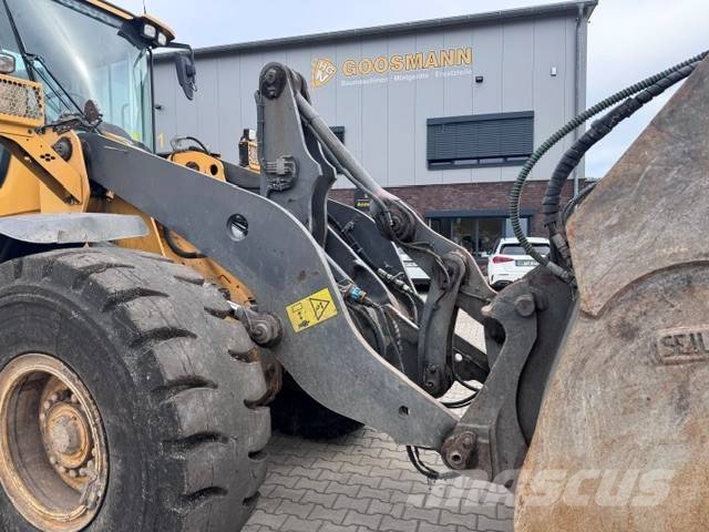 Volvo L 90 H لوادر بعجل