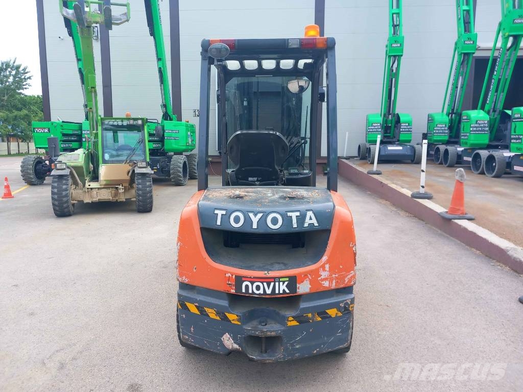 Toyota 8 FDJF 35 شاحنات ذات رافعات شوكية - أخرى