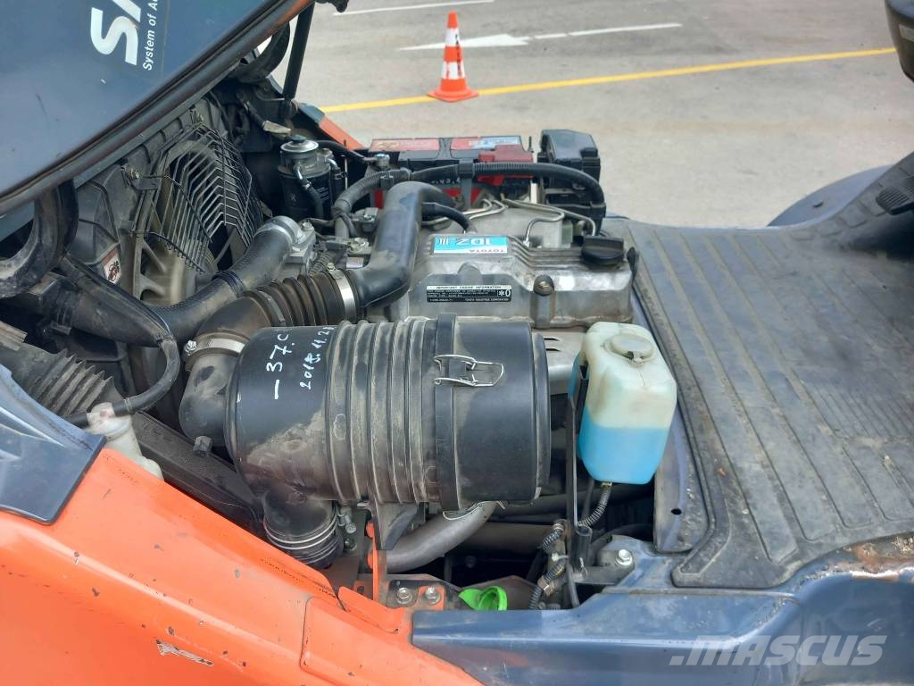 Toyota 8 FDJF 35 شاحنات ذات رافعات شوكية - أخرى