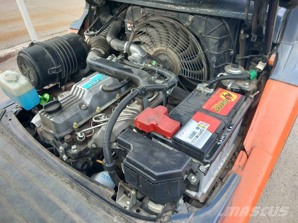 Toyota 8 FDJF 35 شاحنات ذات رافعات شوكية - أخرى