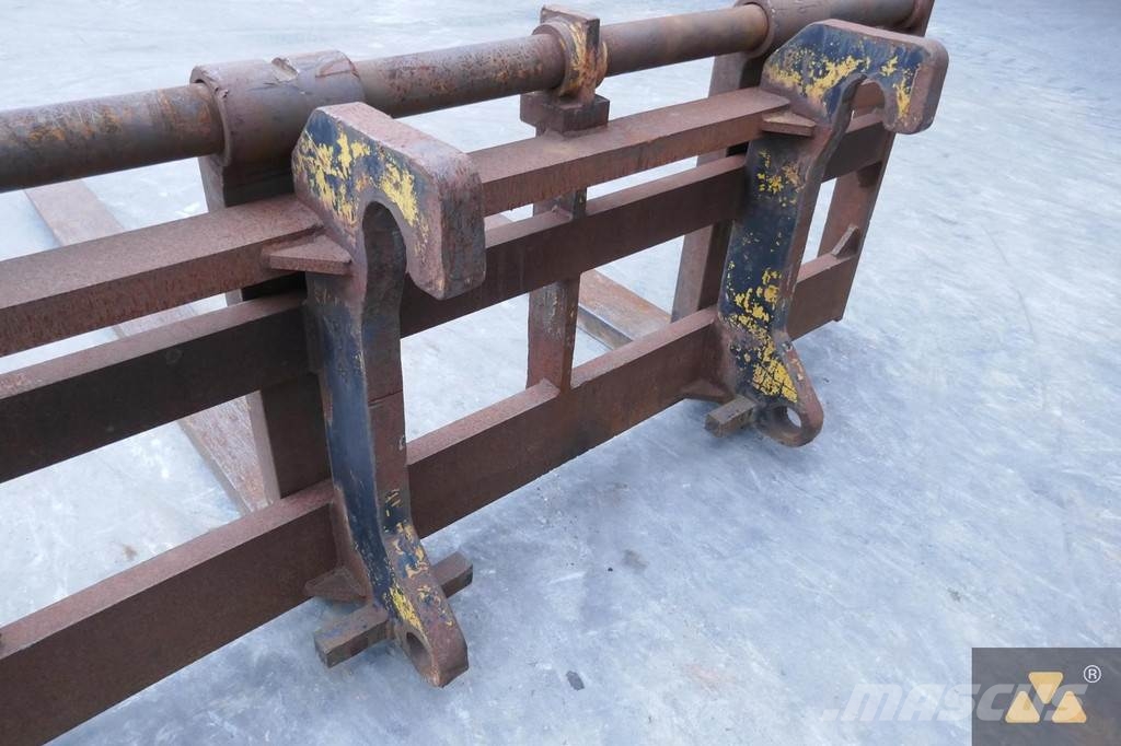 CAT 966/972 Forks Transport - drugo
