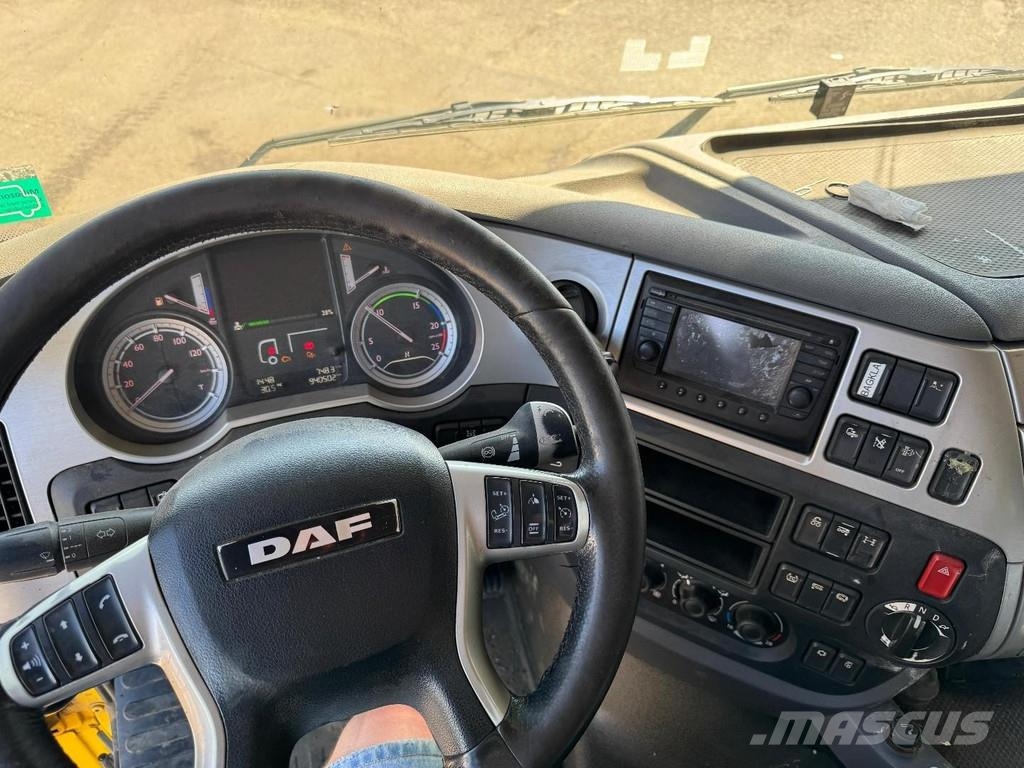 DAF XF 510 8X2 EURO 6 + MEILLER 20 TON HOOKLIFT Camion con gancio di sollevamento