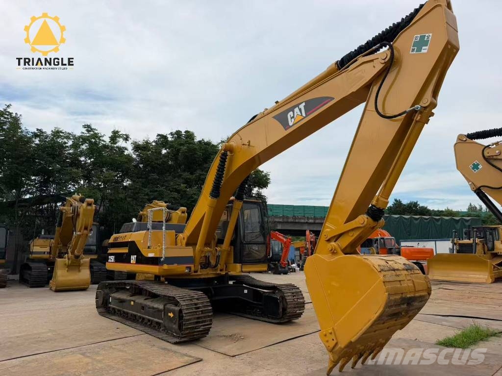 CAT 325 B L Гусеничні екскаватори