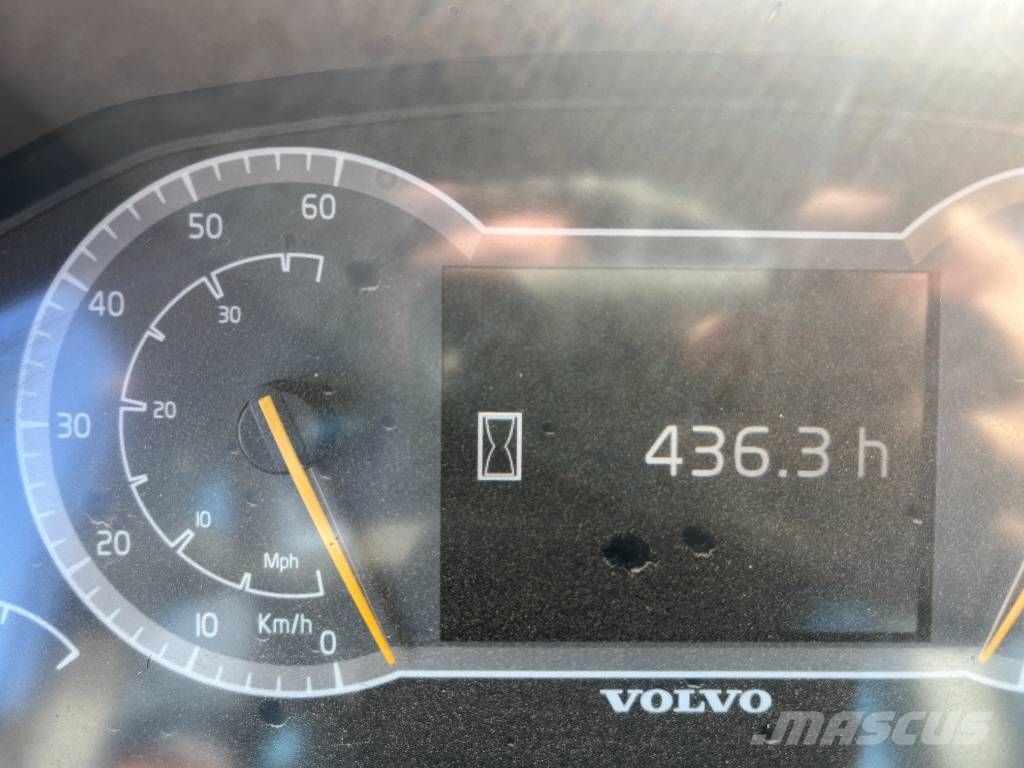 Volvo L 120 H  휠로우더