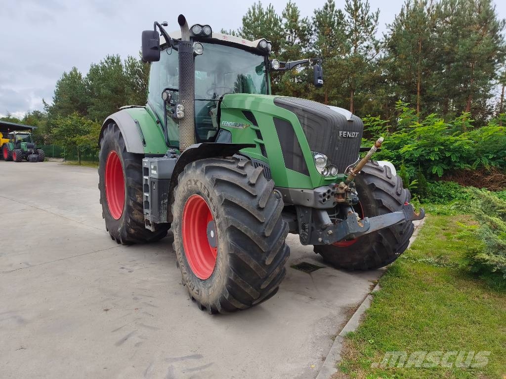 Fendt 828 Vario Profi Трактори
