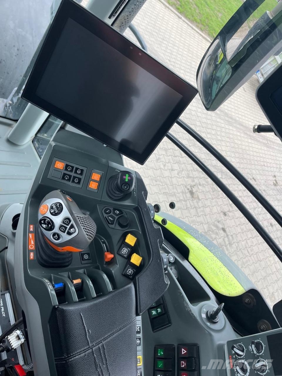 CLAAS Arion 660 CMatic CEBIS Traktoren