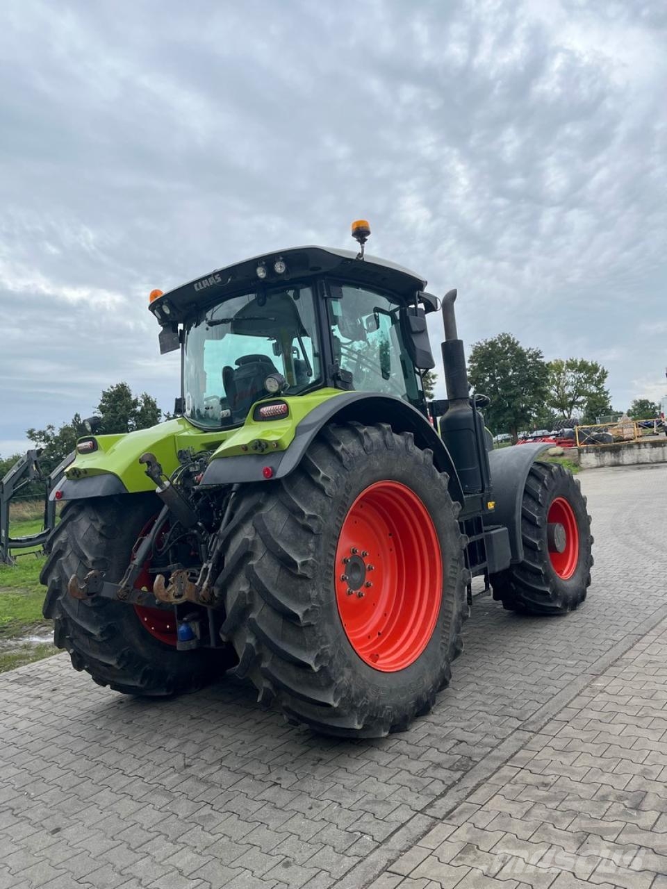 CLAAS Arion 660 CMatic CEBIS Traktoren