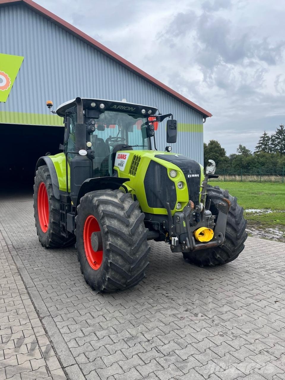 CLAAS Arion 660 CMatic CEBIS Traktoren