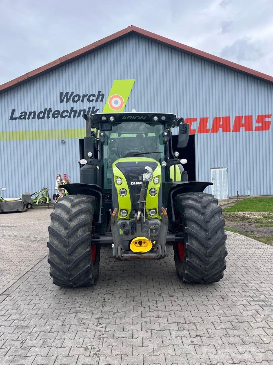 CLAAS Arion 660 CMatic CEBIS Traktoren