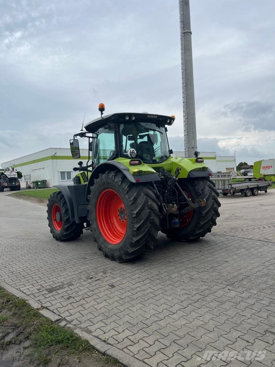 CLAAS Arion 660 CMatic CEBIS Traktoren
