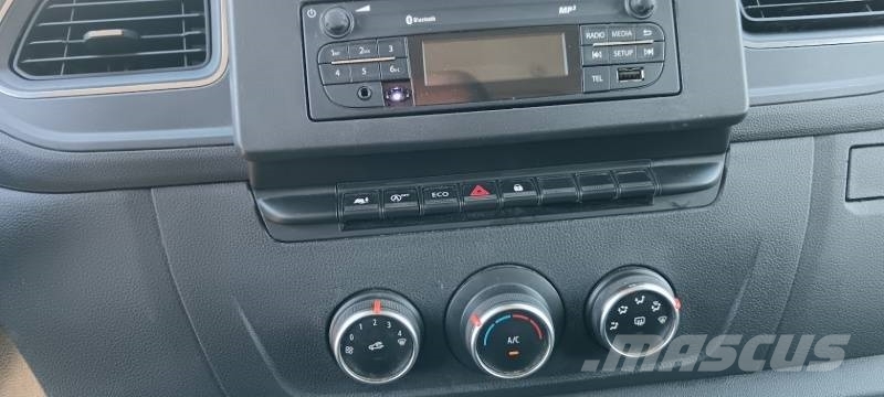 Renault Master Klubb KL32 - 12,5 m, 120 kg المنصات الهوائية المثبتة على شاحنة