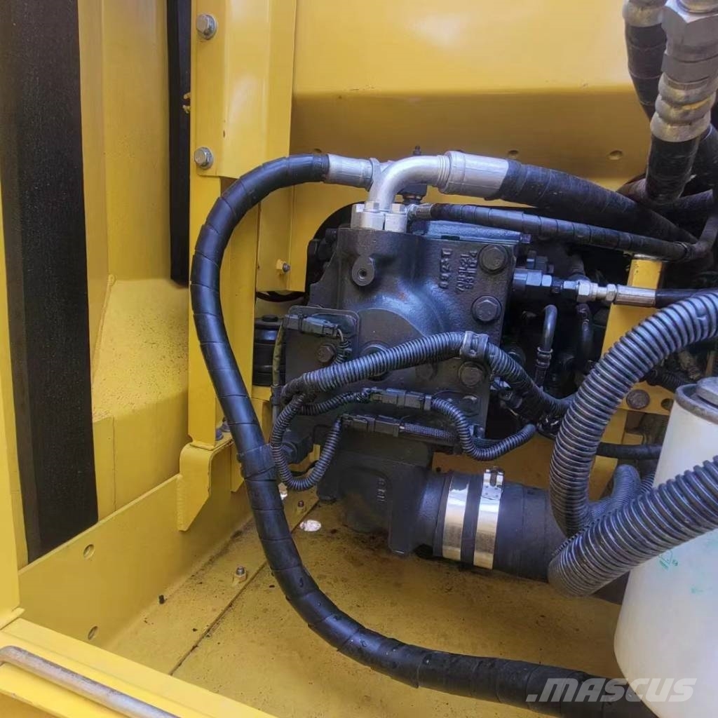 Komatsu PC 130 Paletli ekskavatörler