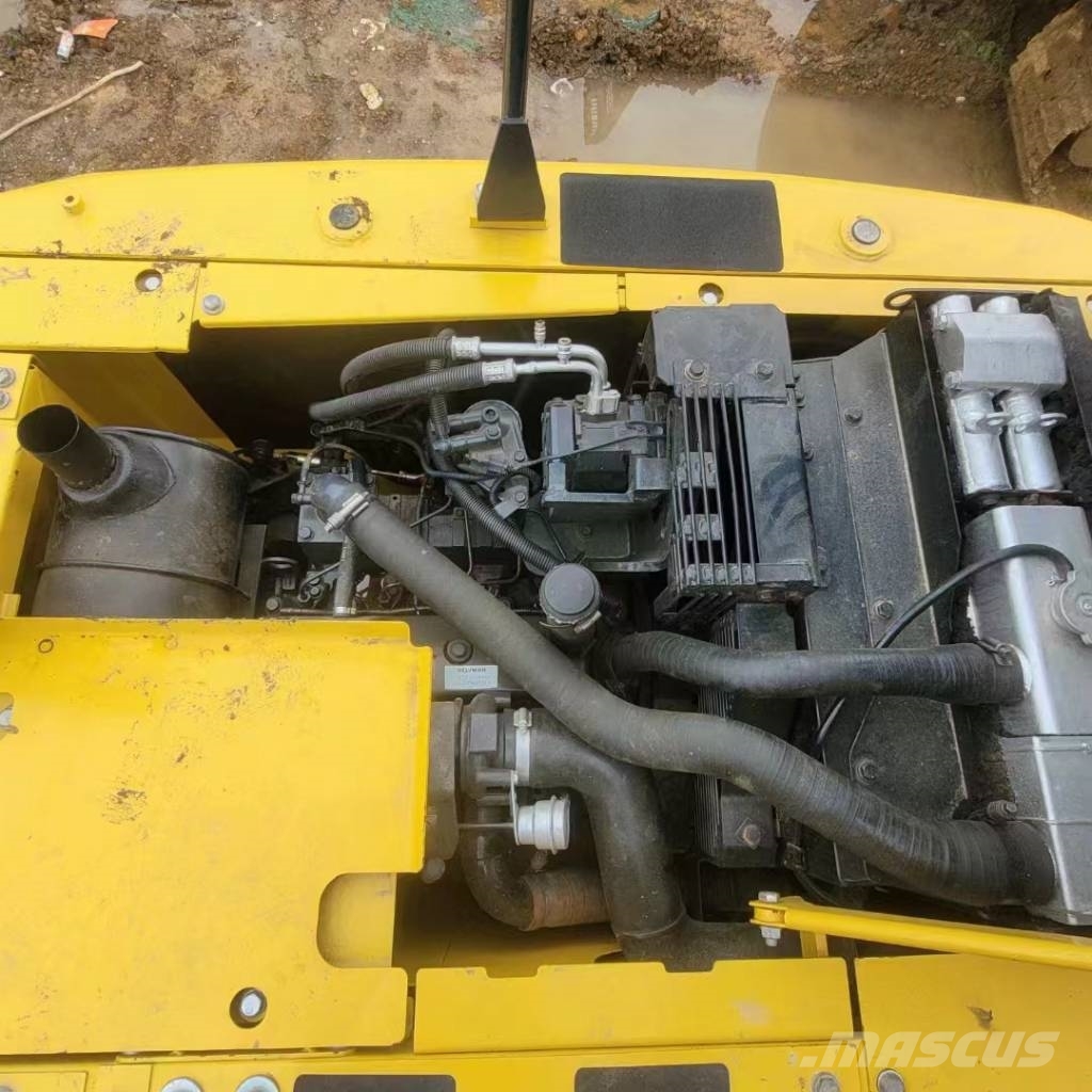 Komatsu PC 130 Paletli ekskavatörler