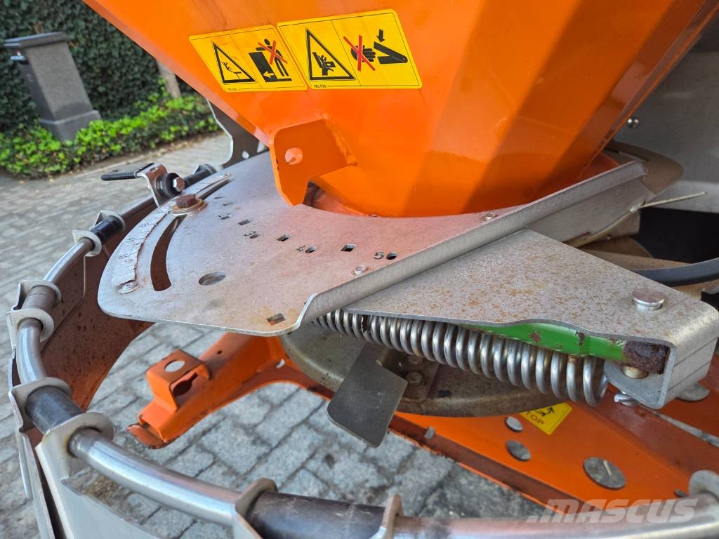Amazone ES 750 Sableuse et saleuse