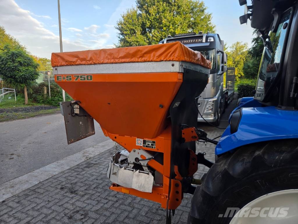 Amazone ES 750 Sableuse et saleuse