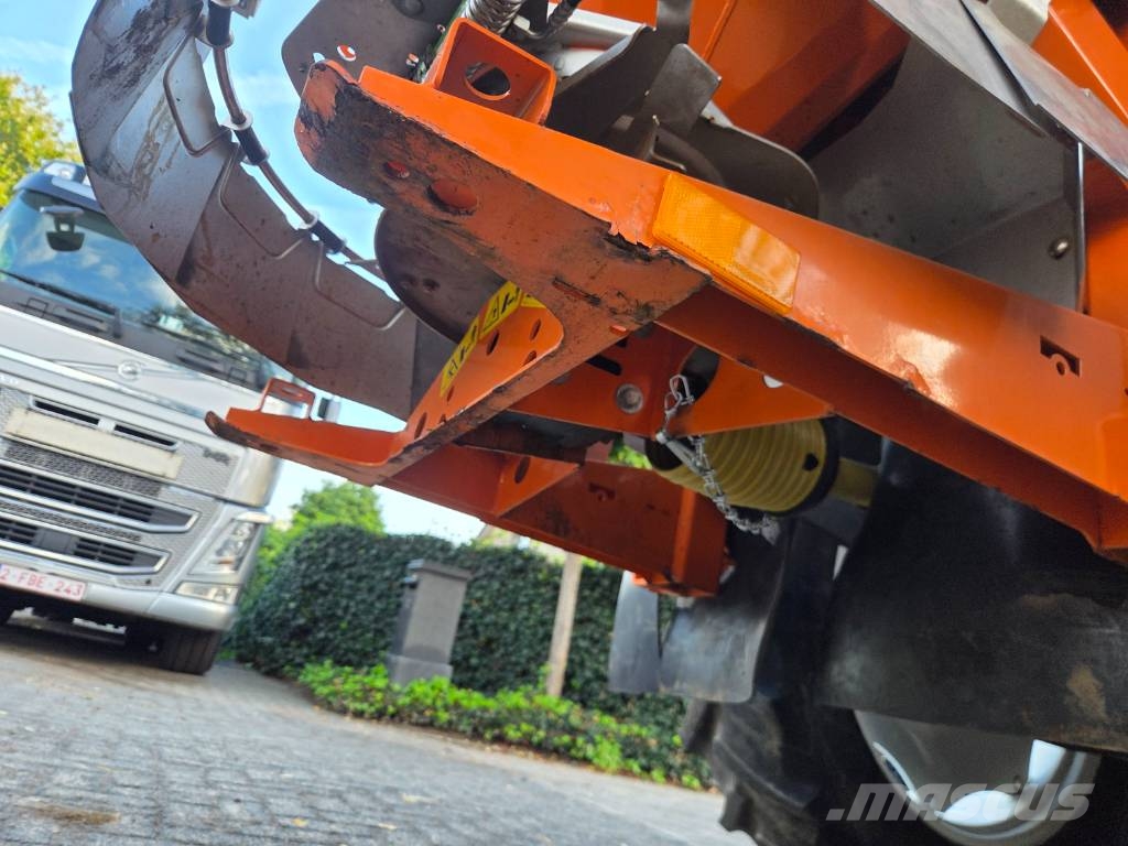 Amazone ES 750 Sableuse et saleuse