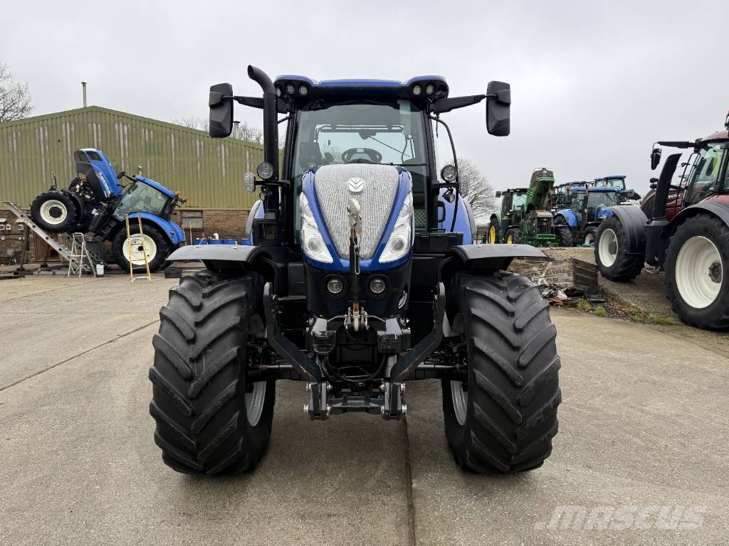 New Holland T 7.225 AC 트랙터