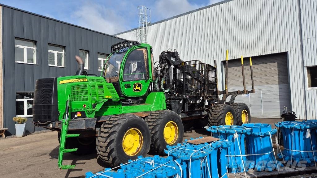 John Deere 1910 G Skotare