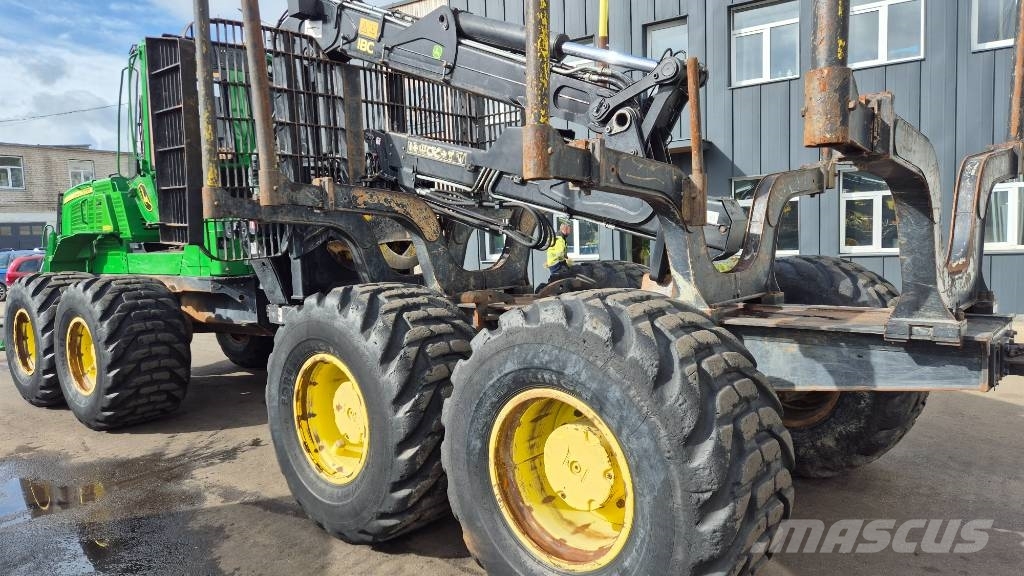 John Deere 1910 G Skotare
