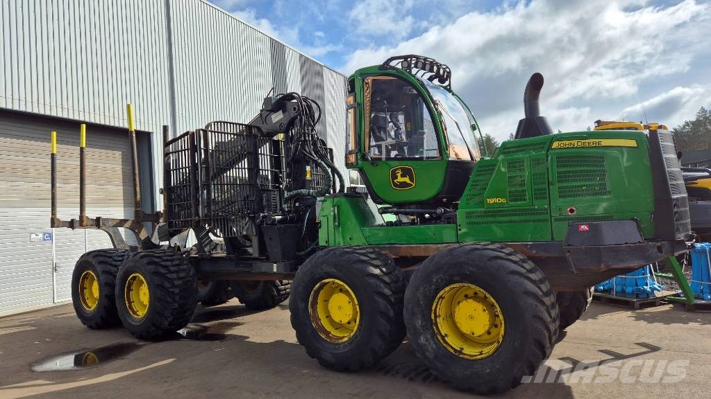 John Deere 1910 G Skotare
