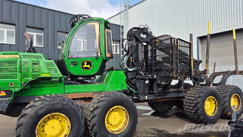 John Deere 1910 G Skotare