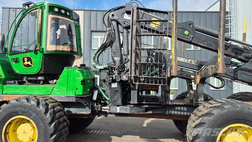 John Deere 1910 G Skotare