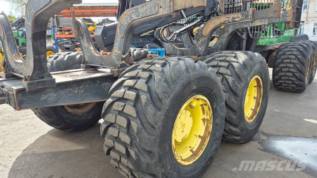 John Deere 1910 G Skotare