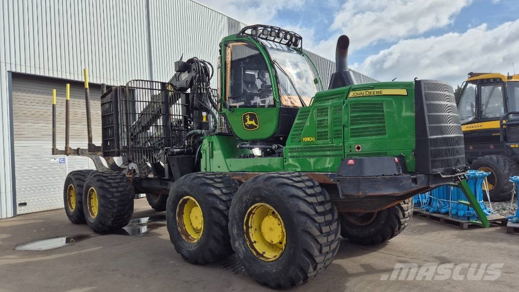 John Deere 1910 G Skotare