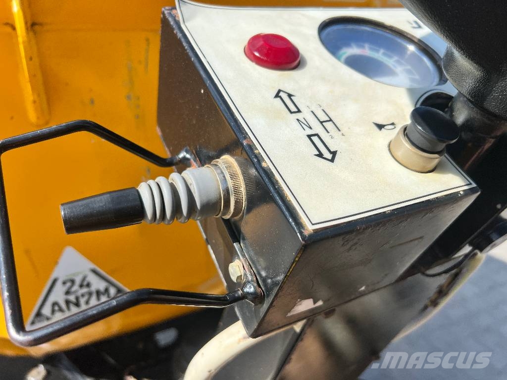 JCB 6 TST عربات نقل قلابة للمواقع