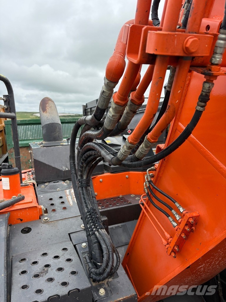 Hitachi ZX 135 US-6 Escavadeiras de esteiras