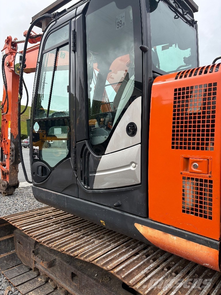 Hitachi ZX 135 US-6 Escavadeiras de esteiras