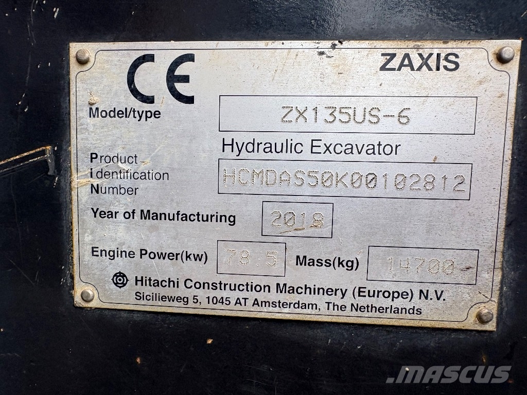 Hitachi ZX 135 US-6 Escavadeiras de esteiras
