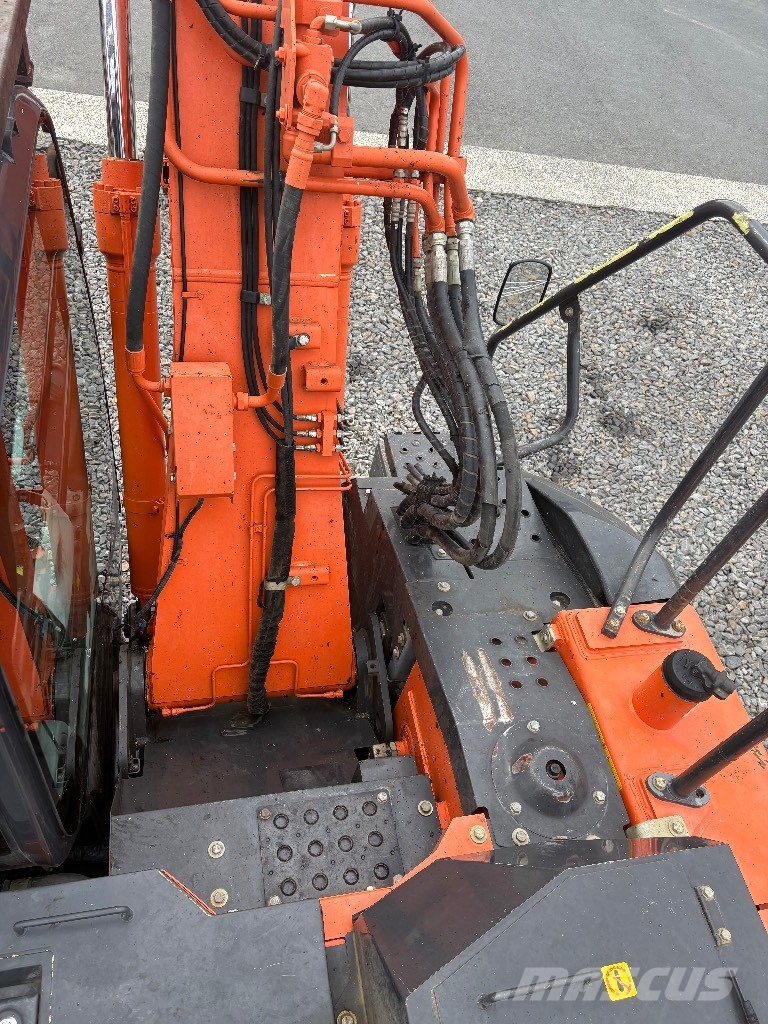 Hitachi ZX 135 US-6 Escavadeiras de esteiras