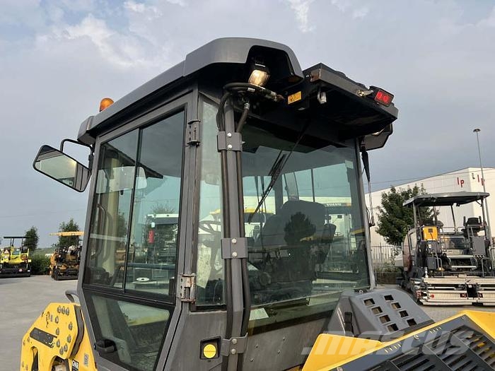 Dynapac CC 2200 Twin drum rollers