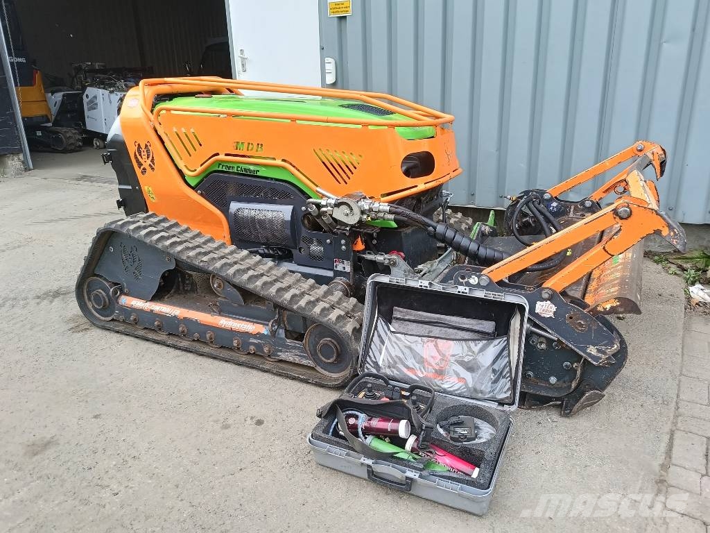 MDB LV600 PRO remote control mower robot frees grinder جز العشب