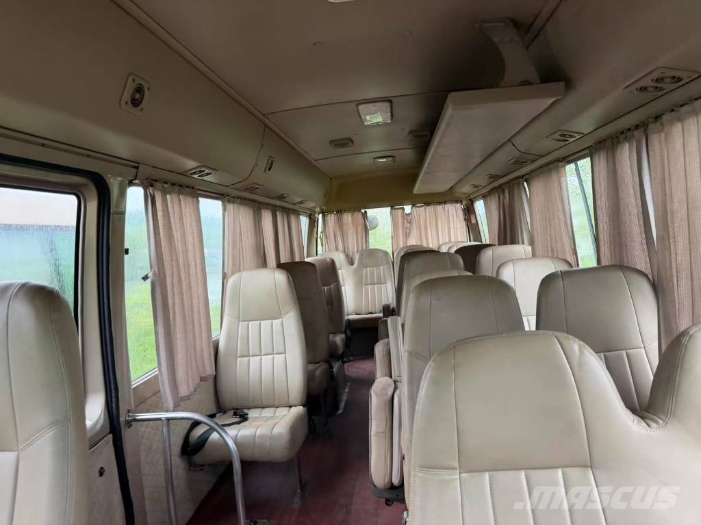 Toyota Coaster Autobús urbano