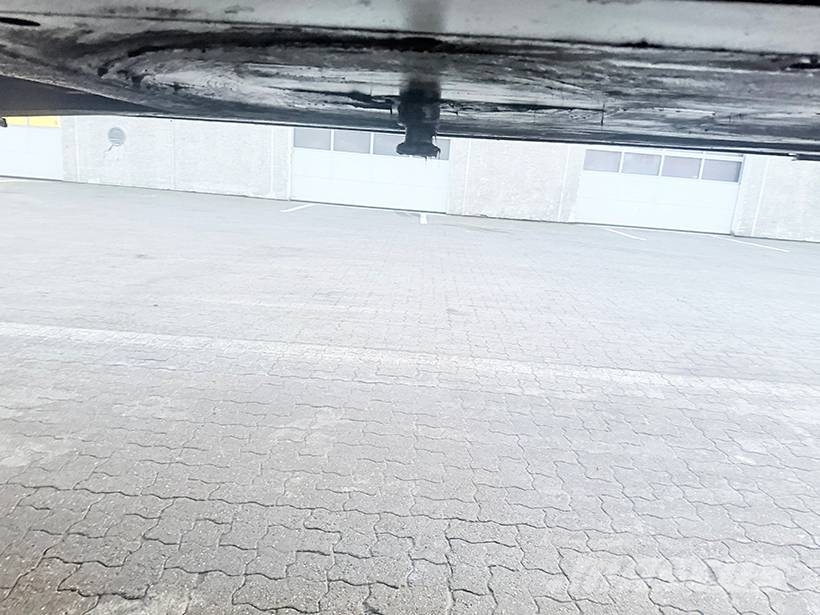 Kraker 3 axle Walkingfloor / Schubbodenauflieger Semi-trailer med fast kasse