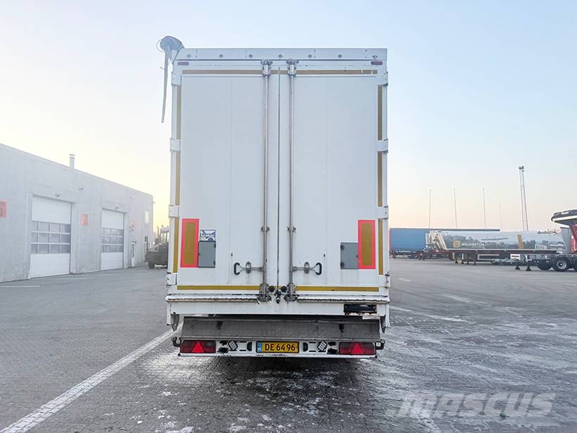 Kraker 3 axle Walkingfloor / Schubbodenauflieger Semi-trailer med fast kasse