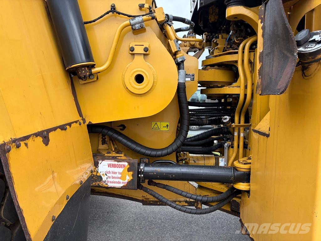 CAT 988K Utovarivači na kotačima