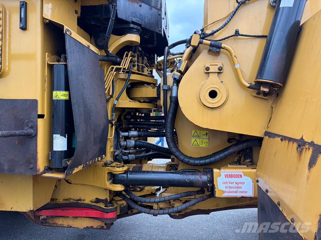 CAT 988K Utovarivači na kotačima