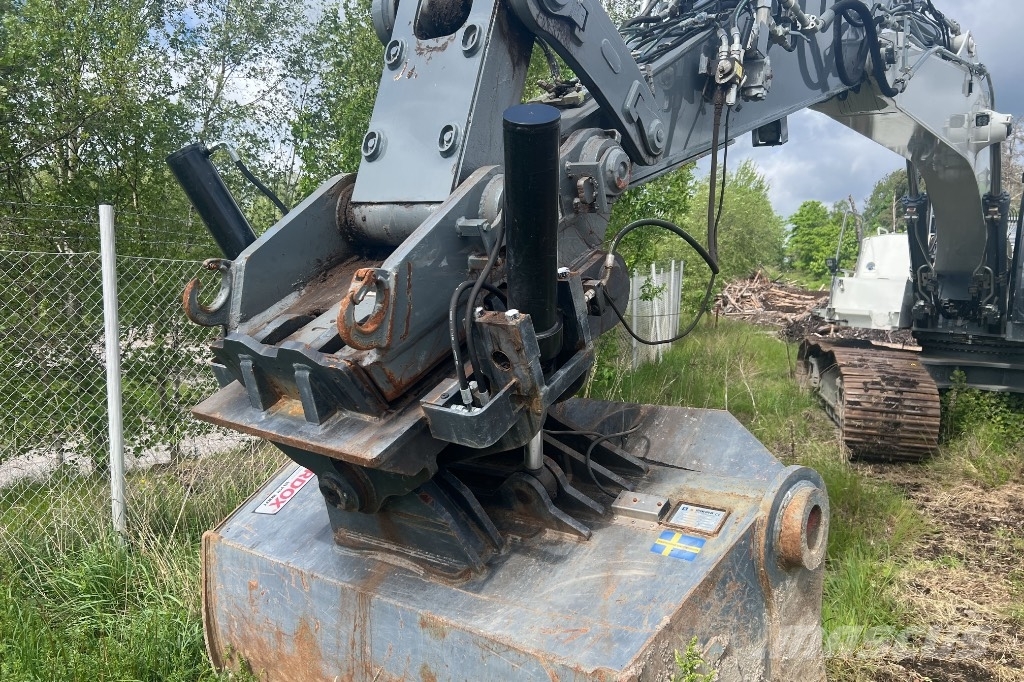 Liebherr R 946 履带挖掘机