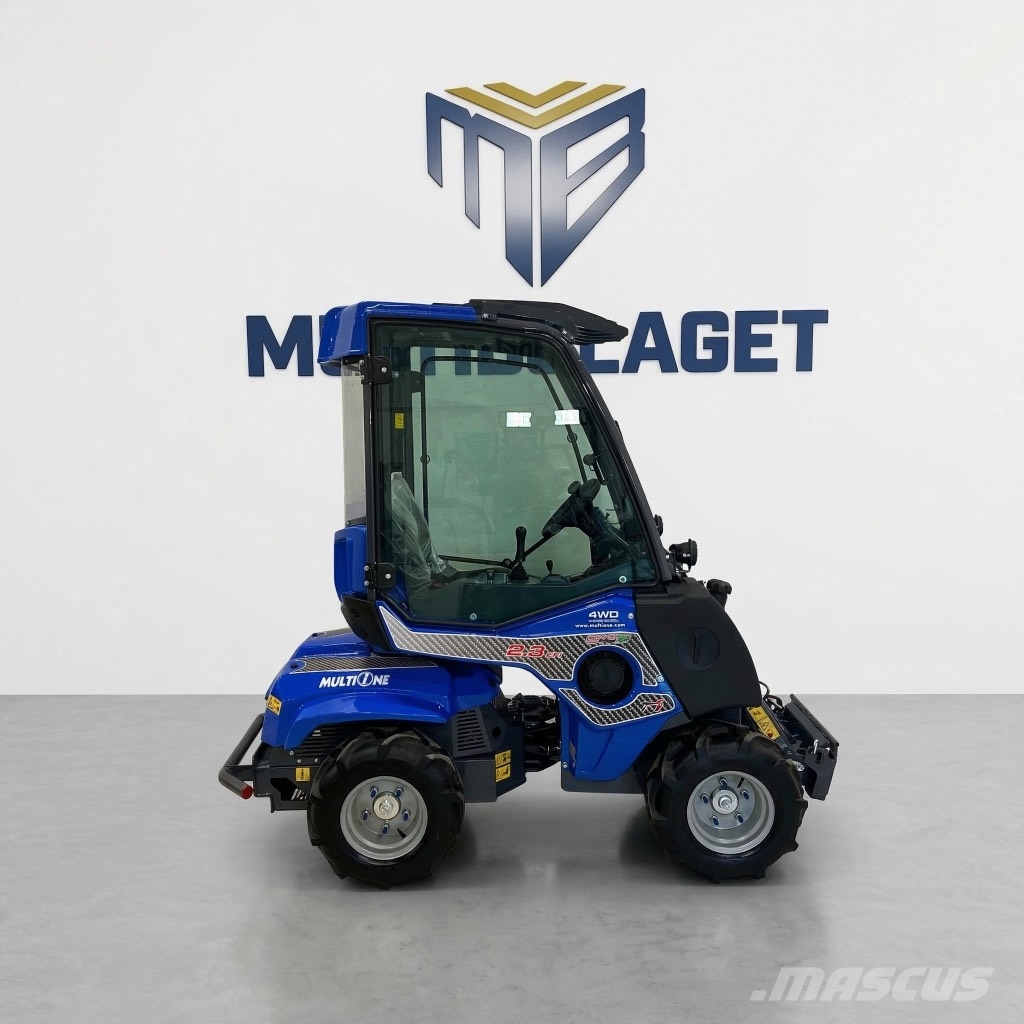 Multione LAGERKAMPANJ 2.3 EFI med hytt och värme 滑移装载机