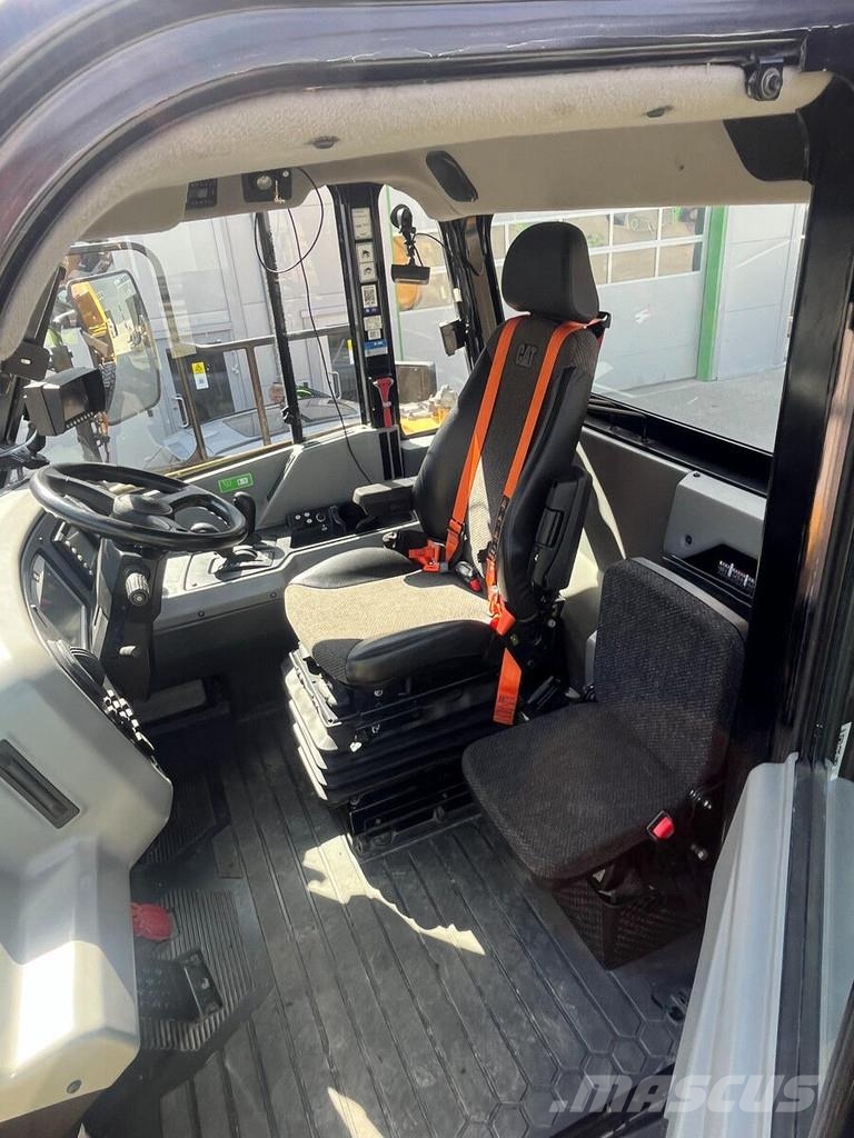 CAT 772G Vehículos compactos de volteo