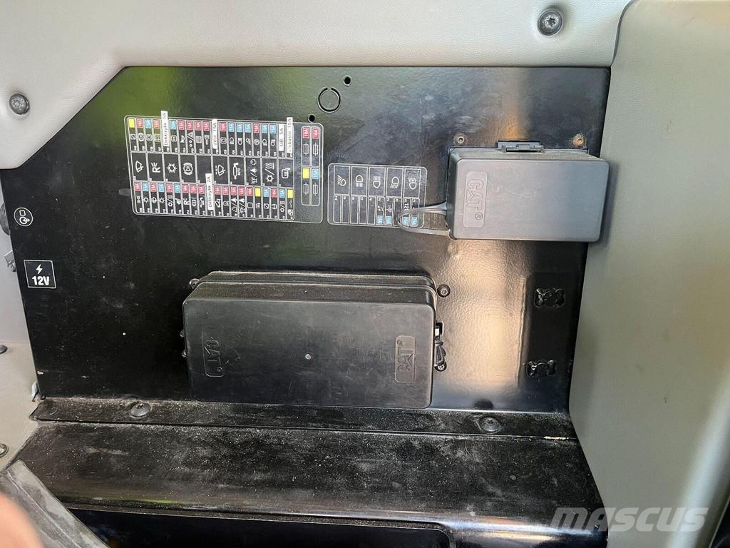 CAT 772G Vehículos compactos de volteo